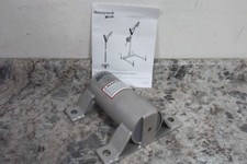 Honeywell Miller DH-8SS 450 Lb Weight Cap Confined Space Hoist Wall Mount Sleeve