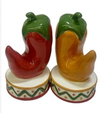 Chili Peppers Salt & Pepper Shakers Clay Art Home Decorative Kitchen Figurines