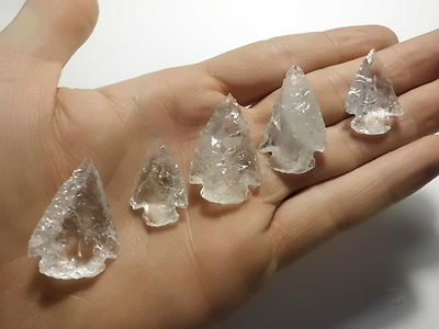 5 Pfeilspitzen arrowheads pointes fleche punta freccia flecha Typ ,, Kristall ''