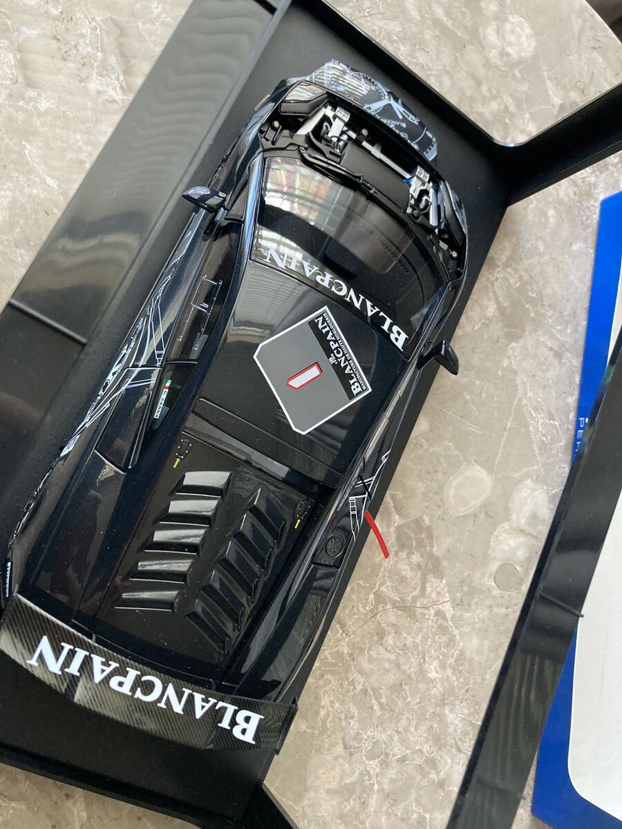 1:18 AutoArt Lamborghini Gallardo LP560-4 Super Trofeo 1:18 AutoArt Lamborghini Gallardo LP560-4 Super Trofeo