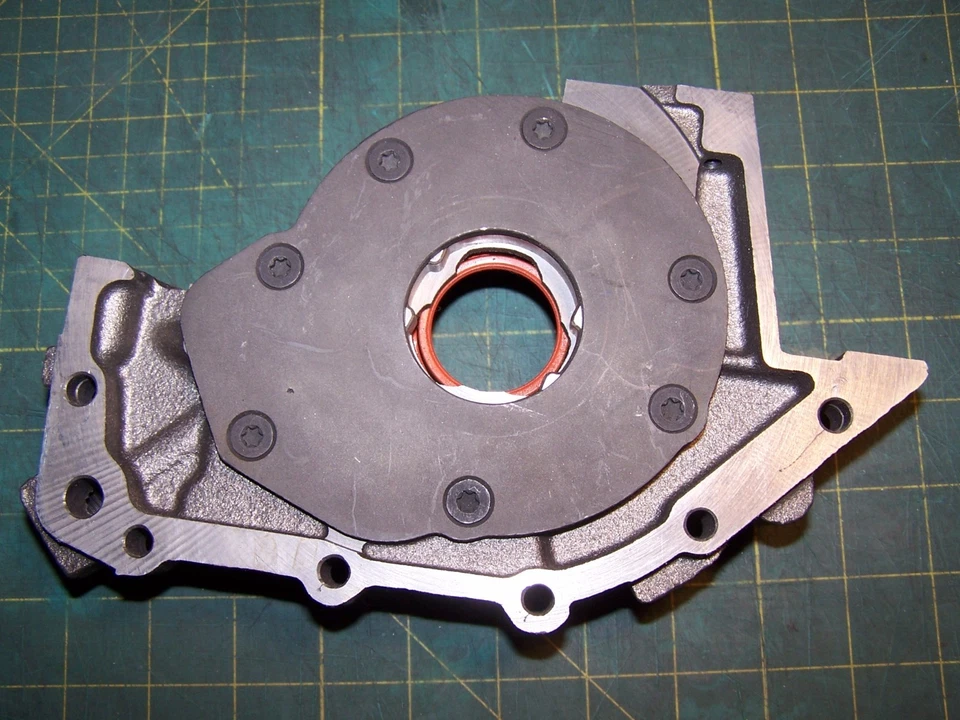 Bomba de aceite y juntas Melling M125 para Ford Escort 1983-1985, Mercury Lynx 1,6 L Foto 3 de 4