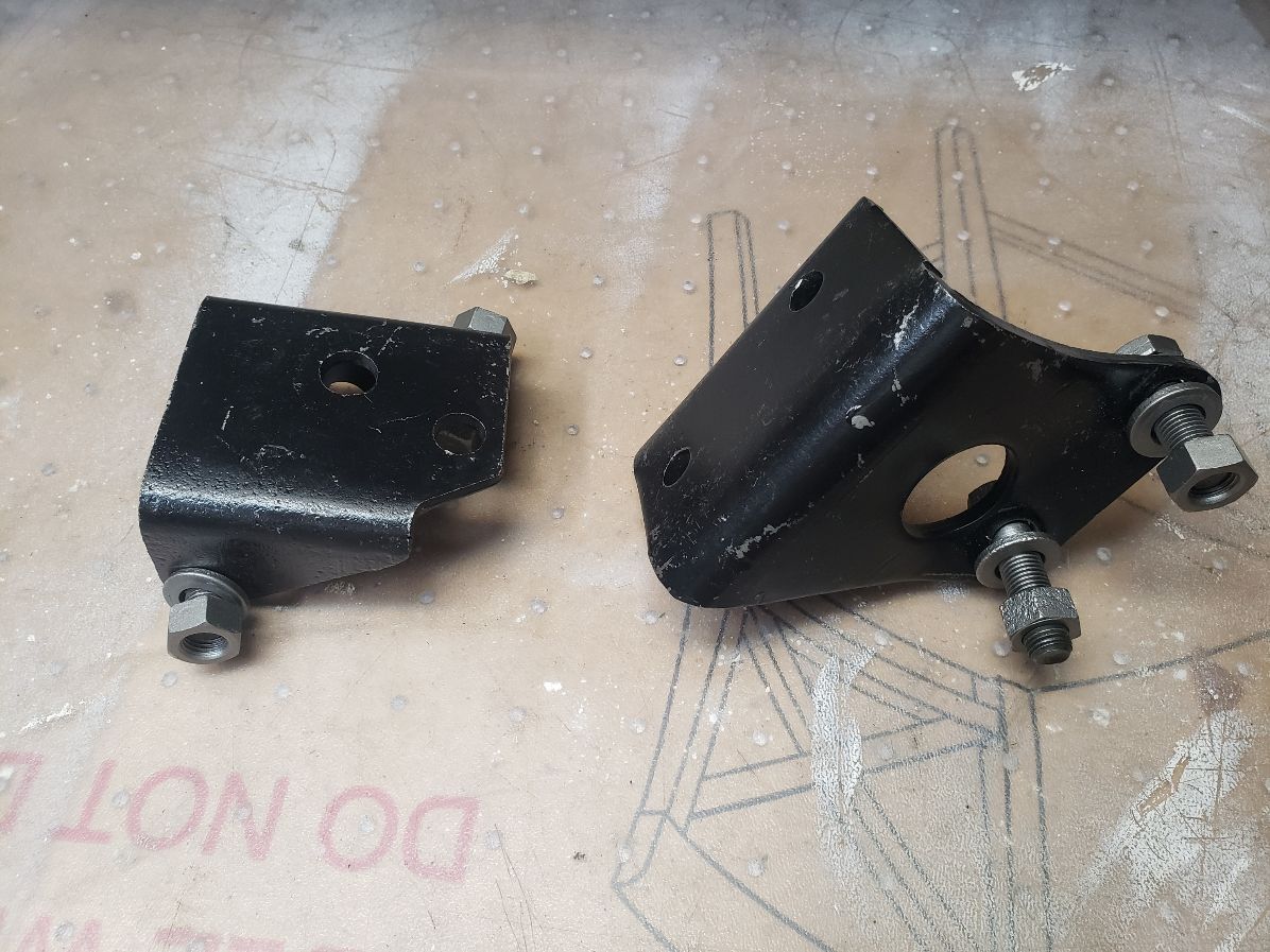 NOS Mopar 67-69 Dart Barracuda 383 440 BigBlock Left Motor Mount  