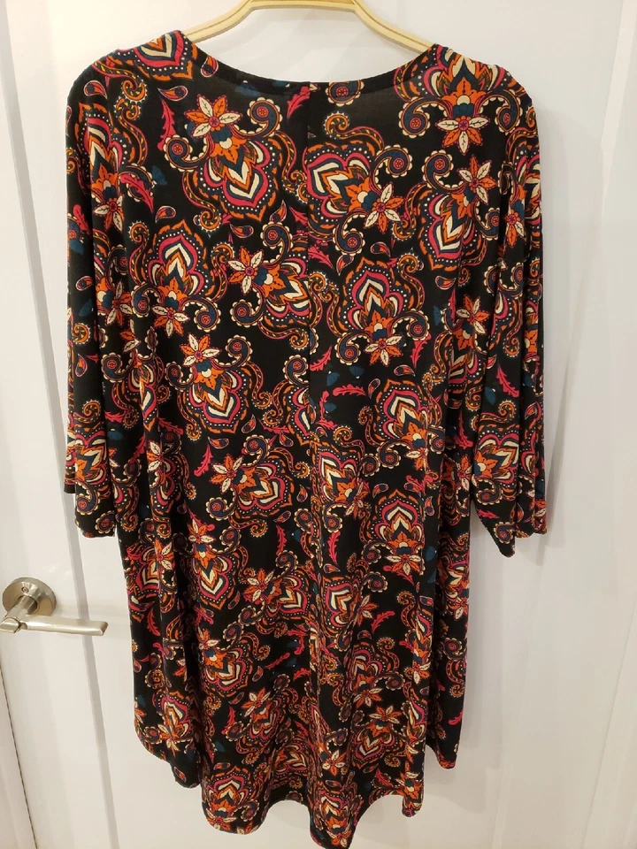 Suéter Kimono Lindsay Abierto Floral Jersey Negro Pequeño Lularoe Para Mujer Foto 4 de 4