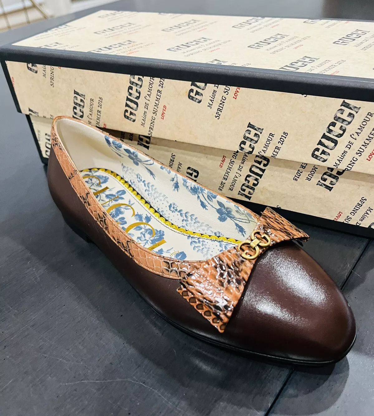 Neuf dans sa boîte logo Gucci GG véritable garniture peau de serpent chaussures plates de ballet cacao taille 35