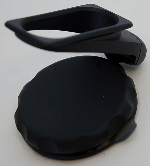 GENUINE TomTom EASYPORT MOUNT KIT w/USB Car Charger GO 720 730 920 930 suction - image 3 of 4