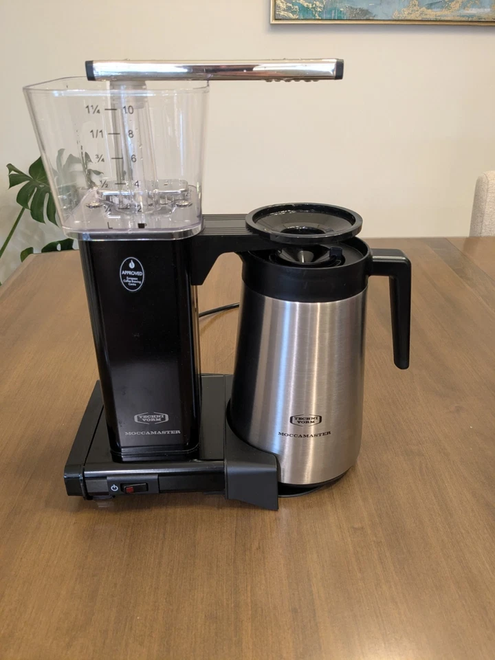 Cafetera Technivorm Moccamaster 79114 KBT, 40 OZ, negra, certificado SCA.  *Crack* Foto 3 de 4