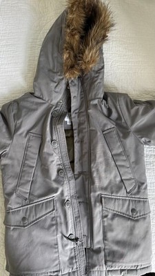 Gap Kids winter ski coat, size medium, gray & fur hood. Excellent condition