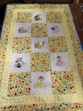 vtg handmade baby quilt with sheep