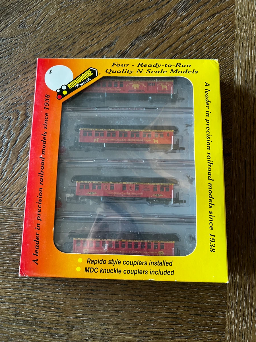 Roundhouse Plastic N Yellow Model Railroad Freight Cars for sale