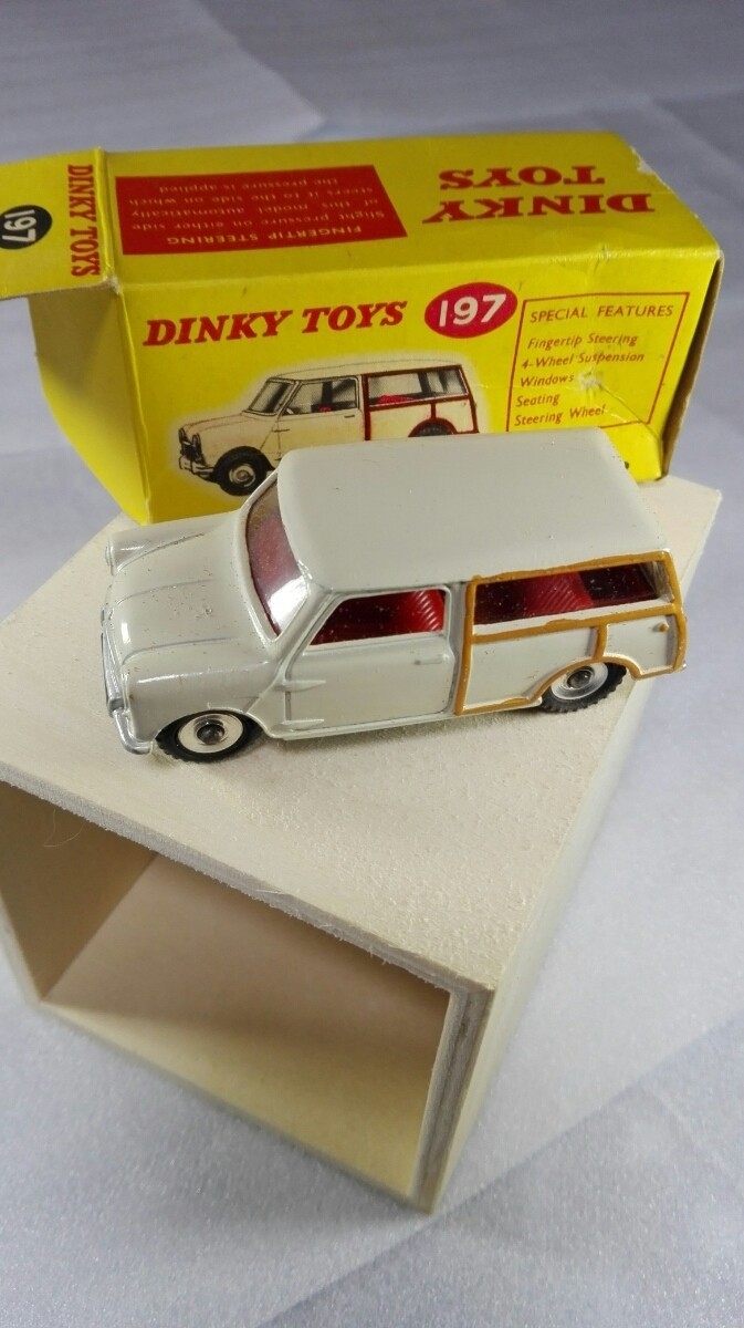 DINKY TOYS 197 MORRIS MINI-TRAVELLER 箱付き Dinky 197, Morris Mini Traveller - Free Price Guide & Review