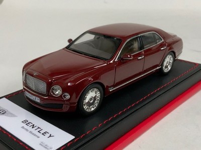 1/43 Minichamps Bentley Muslanne in Red on Custom Leather base TX5