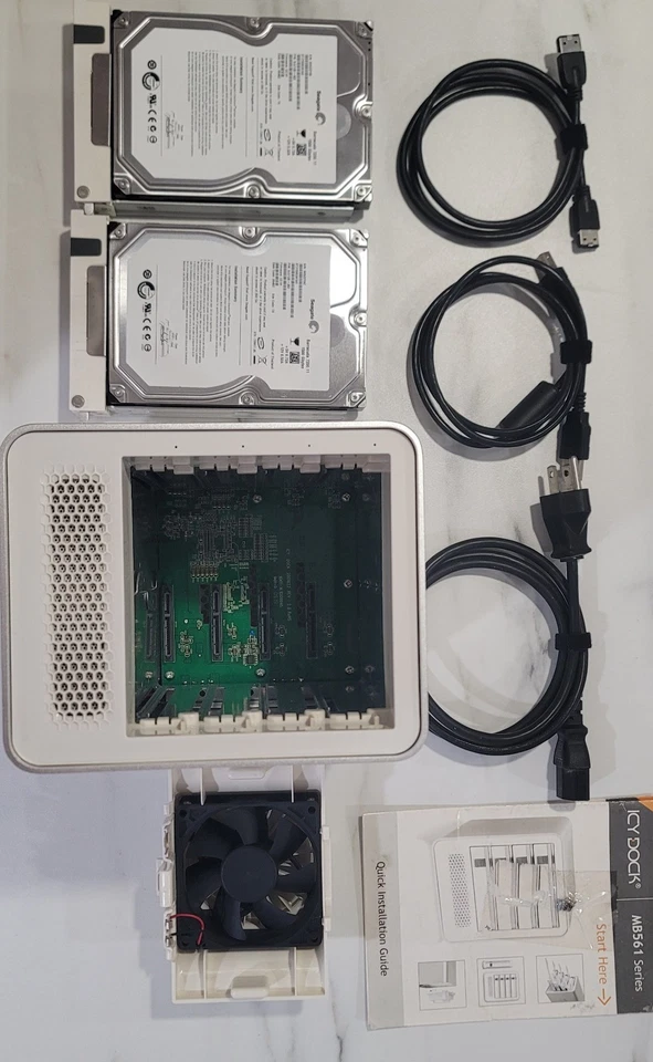 ICY DOCK ICYCube Silver 6TB (4x1.5) HDDs, Fan, Power, USB, eSATA Cable & Manuals - Image 2 of 4