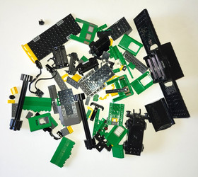 LEGO CITY Passenger Train 7897, Cargo Train Deluxe 7898 + MORE, READ! Incomplete