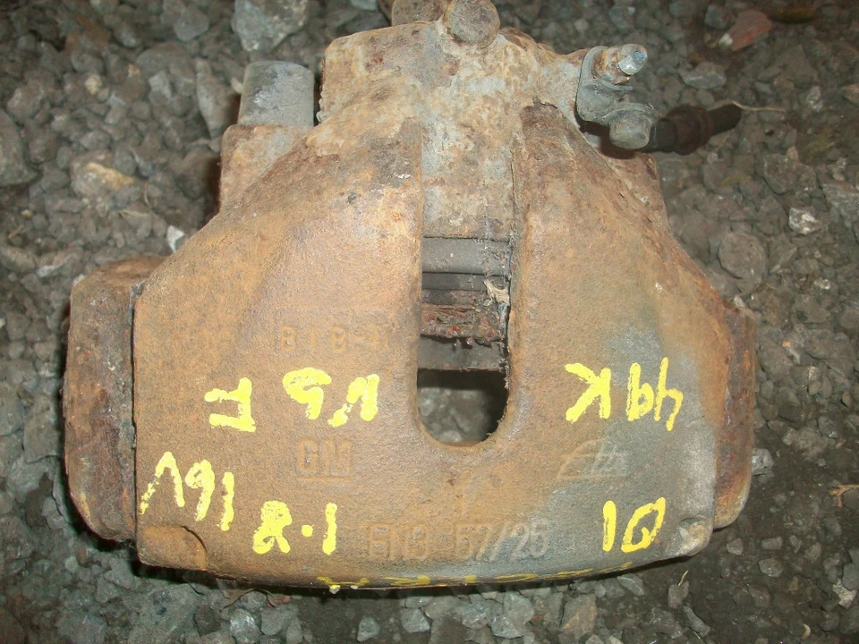 VAUXHALL VECTRA B 2000-2001 NEARSIDE PASSENGER FRONT BRAKE CALIPER FN3 57125 - Image 1 of 1