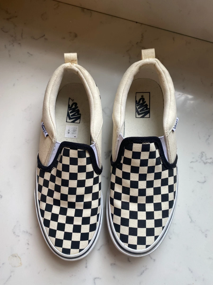 Size 5 top checkered vans