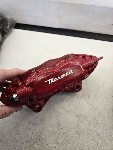 Maserati Left and Right Brembo Brake Caliper Set of 2 Red - Picture 8 of 11