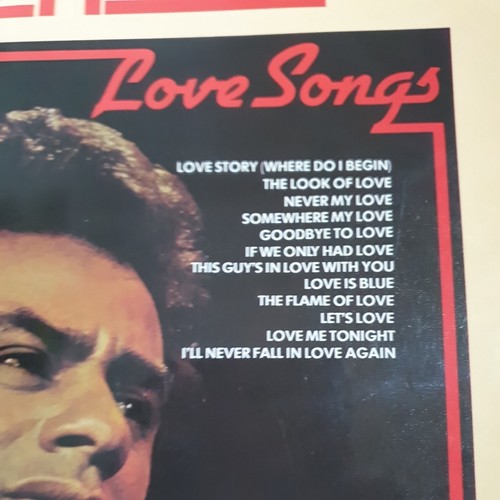 vintage Johnny Mathis "Love Songs" Vinyl LP Album (1976) CBS - Picture 2 of 9