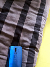 Huawei Smartphone in Blau
