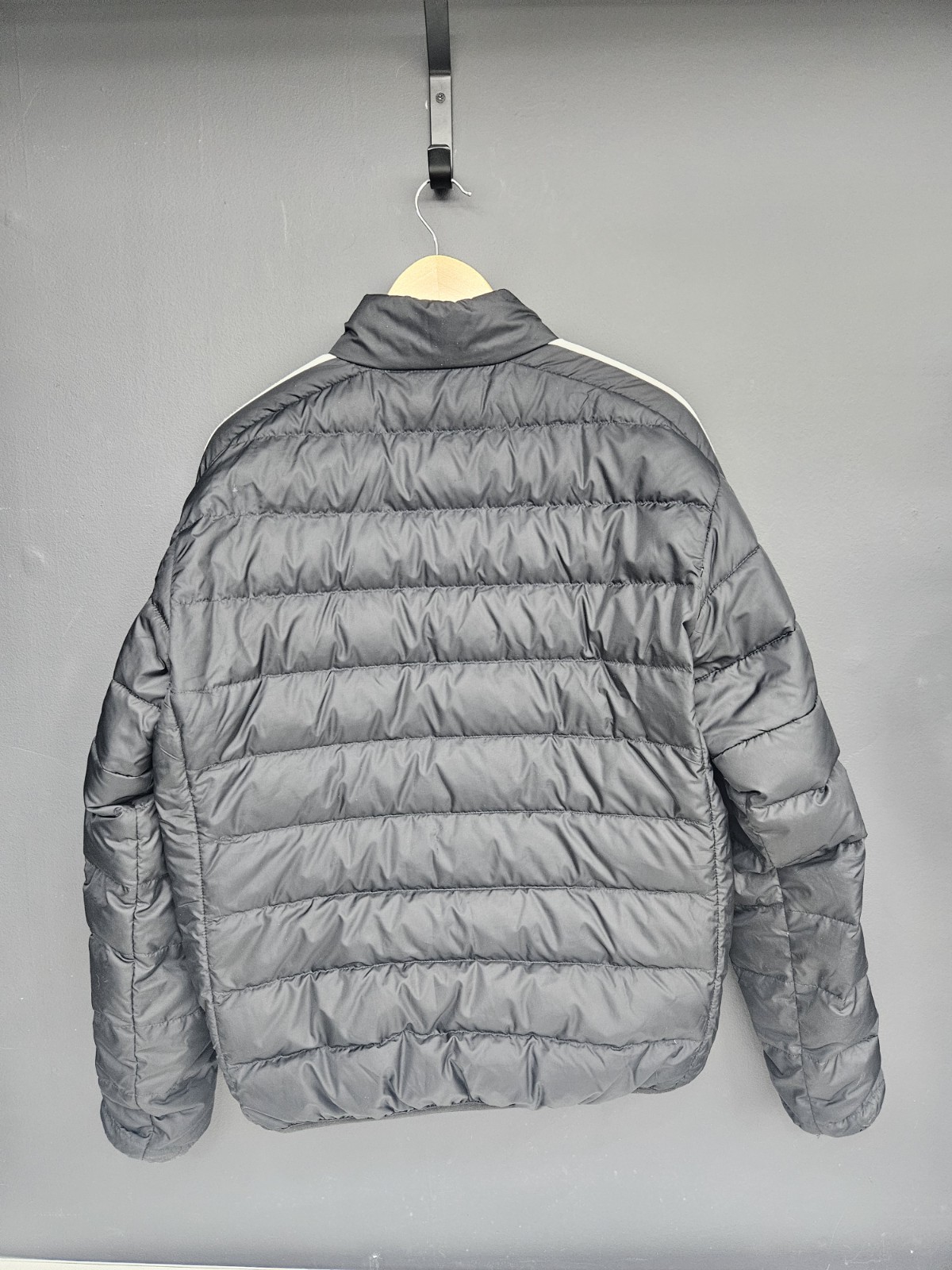 Adidas Essentials down puffer jacket outerwear go… - image 4