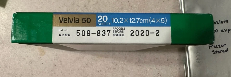 Película deslizante Fujifilm Velvia 50 4x5 30 hojas, congelador guardado Foto 3 de 3
