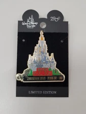 Vintage 2000 Disney Pin: Tokyo Disneyland - Pin of the Month-  1378