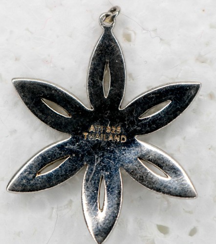 Fabulous Vintage Sterling Flower Pendant with 36 Marcasite Settings - Picture 3 of 4