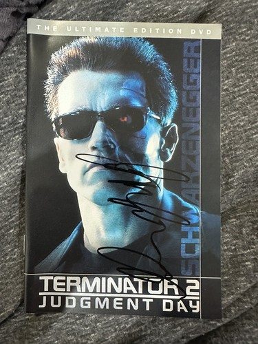 Signed Arnold Schwarzenegger Terminator 2 Judgement Day 2 Disc Ultimate Edition - Picture 2 of 5