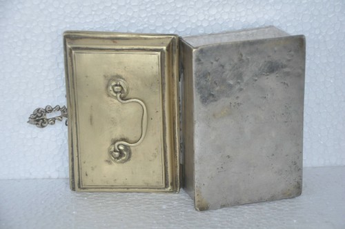 Vintage Brass Handcrafted Fine Solid Square Shape Betel Nut Box - Picture 8 of 9