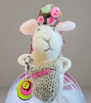 OOAK Needle Felted Mouse Seamstress VTG Handmade Wool Buttons Cottage Core 5''