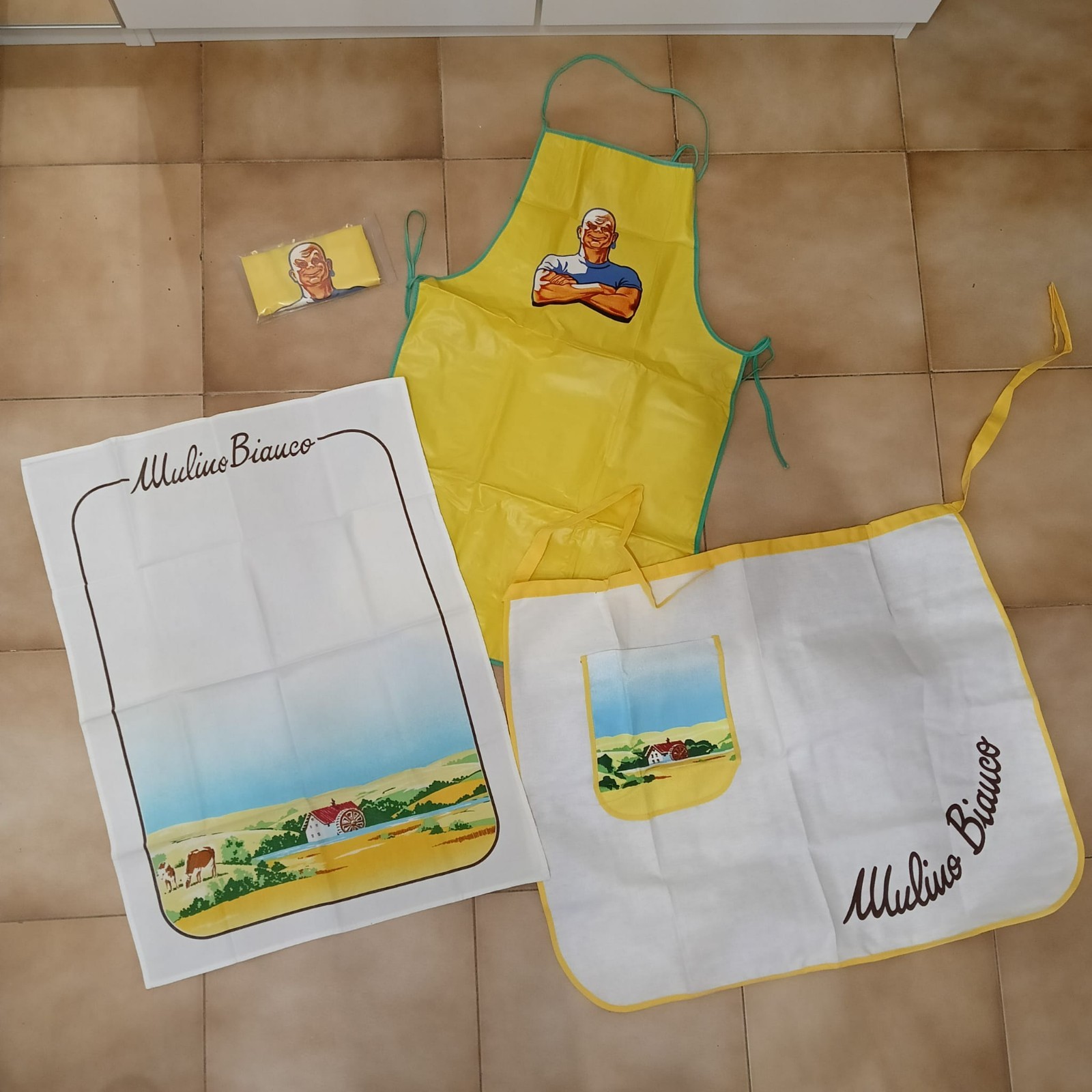 - MASTRO LINDO e MULINO BIANCO lotto 4 gadget vintage anni 80 collezione E15