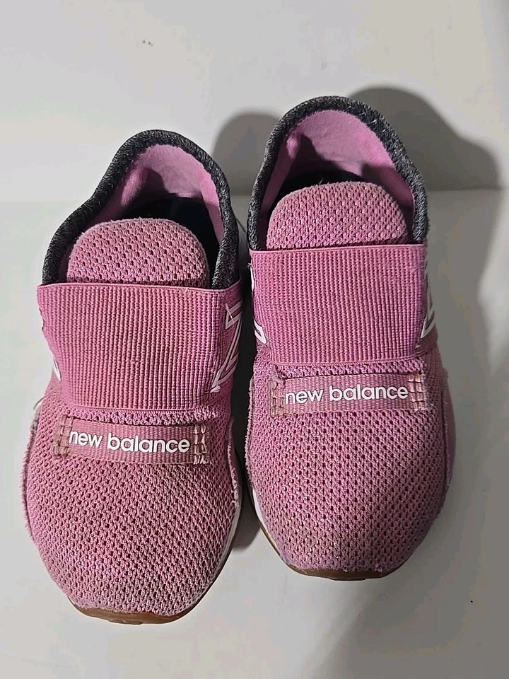 2双学步女孩 Speedo + New Balance 运动鞋粉色 6C 码  — 第 4/4 张图片