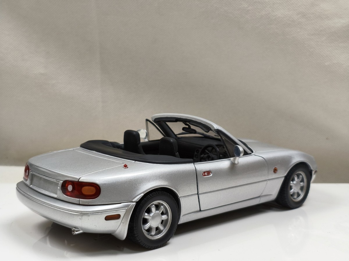 Gate 1/18 Mazda Mx5 Miata Eunos Roadster JDM Scale Model Car