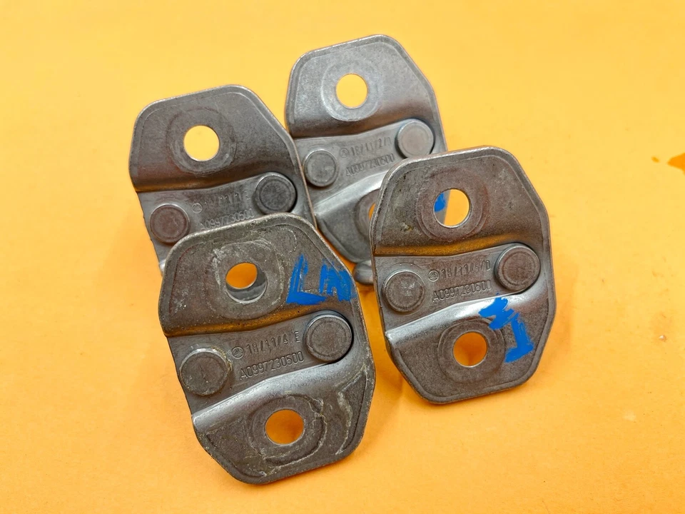 15-21 MERCEDES-BENZ C300 ДВЕРНОЙ ЗАМОК ЗАЩЕЛКА УДАРНИК ШАРНИР НАБОР ИЗ 4 ШТ OEM - Изображение 4 из 4