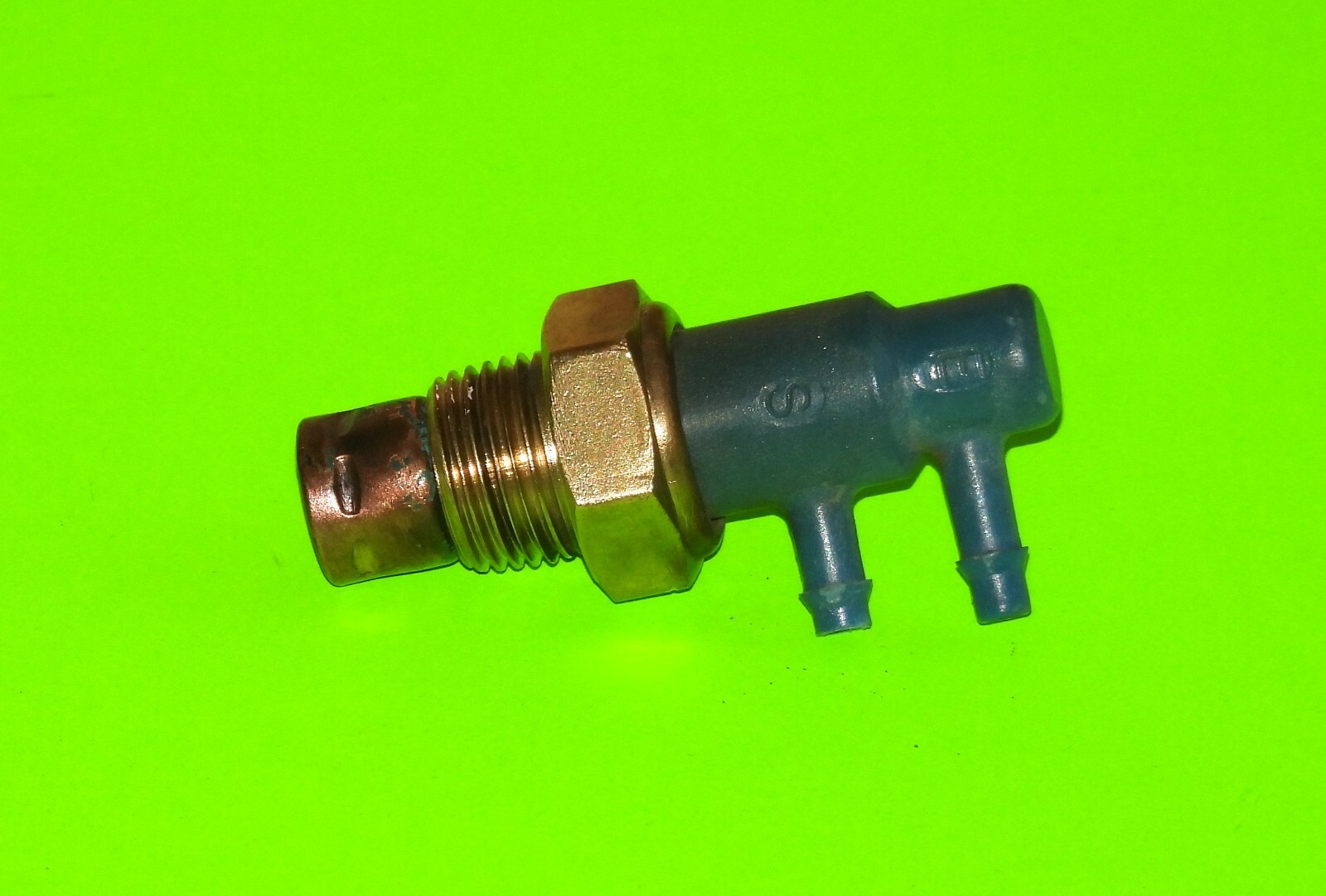 Ford Lincoln Mercury OEM Ported Vacuum Switch PVS Valve 2Port D7ZEA1A