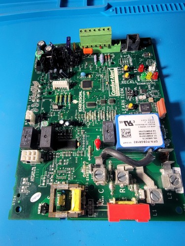 GOODMAN PCBGR102 Gas Furnace Control Circuit Board 2-Stage 49B22 289B1 - Picture 7 of 10