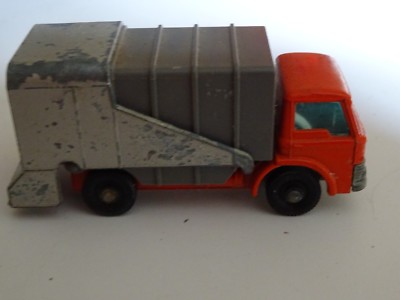 matchbox series 7 refuse truck