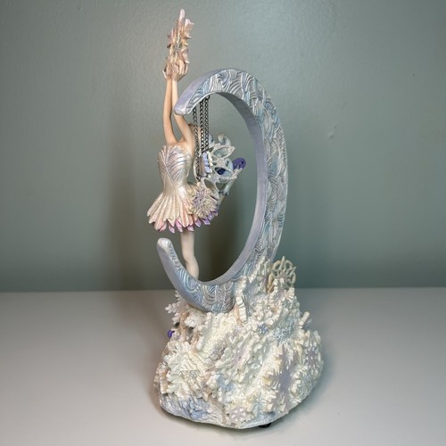 The San Francisco Music Box Company Marjorie Sarnat Rejoice Fairy Snowflake Moon - Imagen 10 de 24