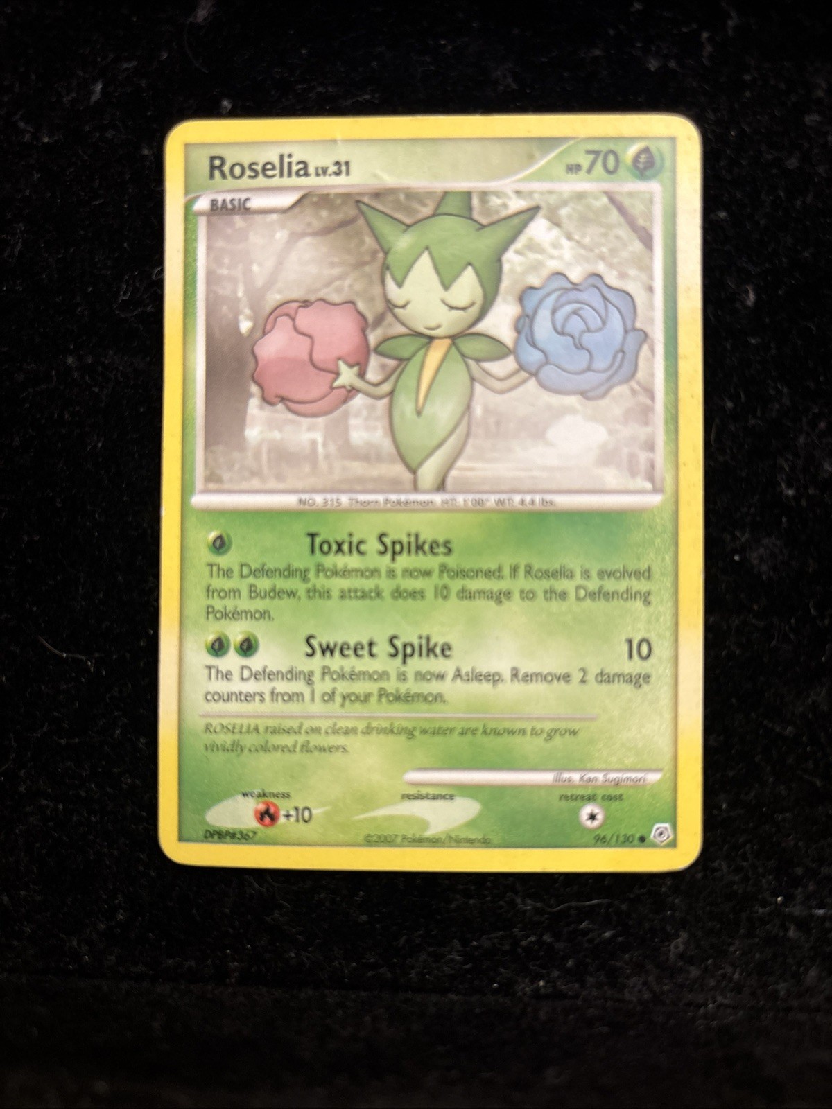 Roselia Diamond and Pearl 96/130 LP-NM Pokemon card