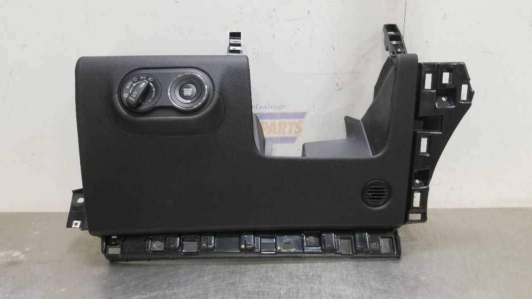 19 2019 MASERATI LEVANTE OEM DRIVER LEFT LOWER KNEE BOLSTER 0670061992
