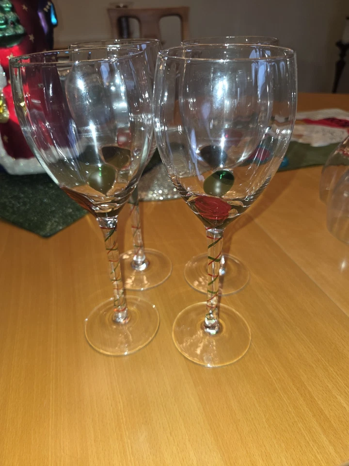 4 Pier 1 Red & Green Hand-Blown Wine Glasses Christmas Holiday Swirl Stem - Image 4 of 4