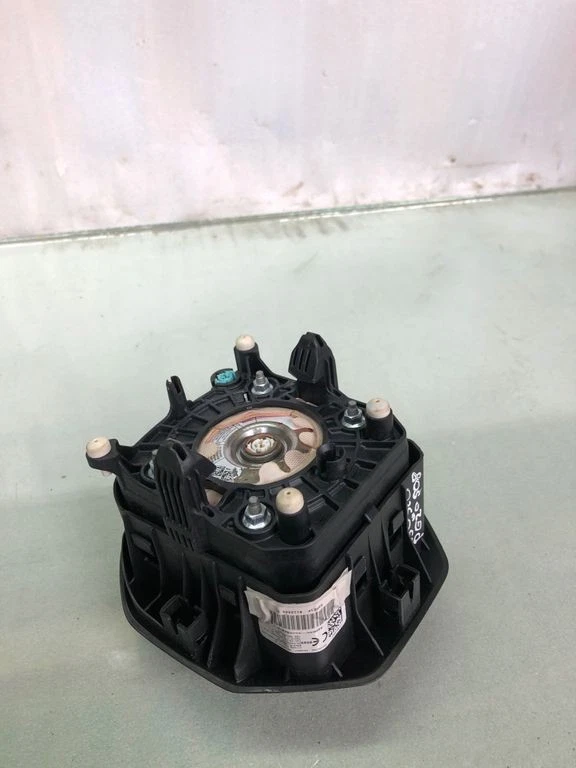 Peugeot 508 II 2021 Other Interior Part 98185013zd KDA43500 - Imagem 4 de 4