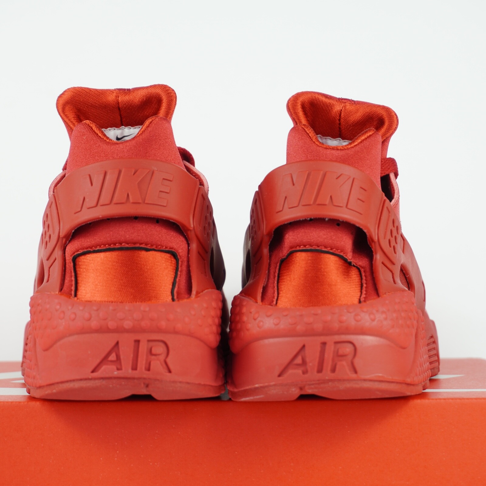 nike huarache varsity red