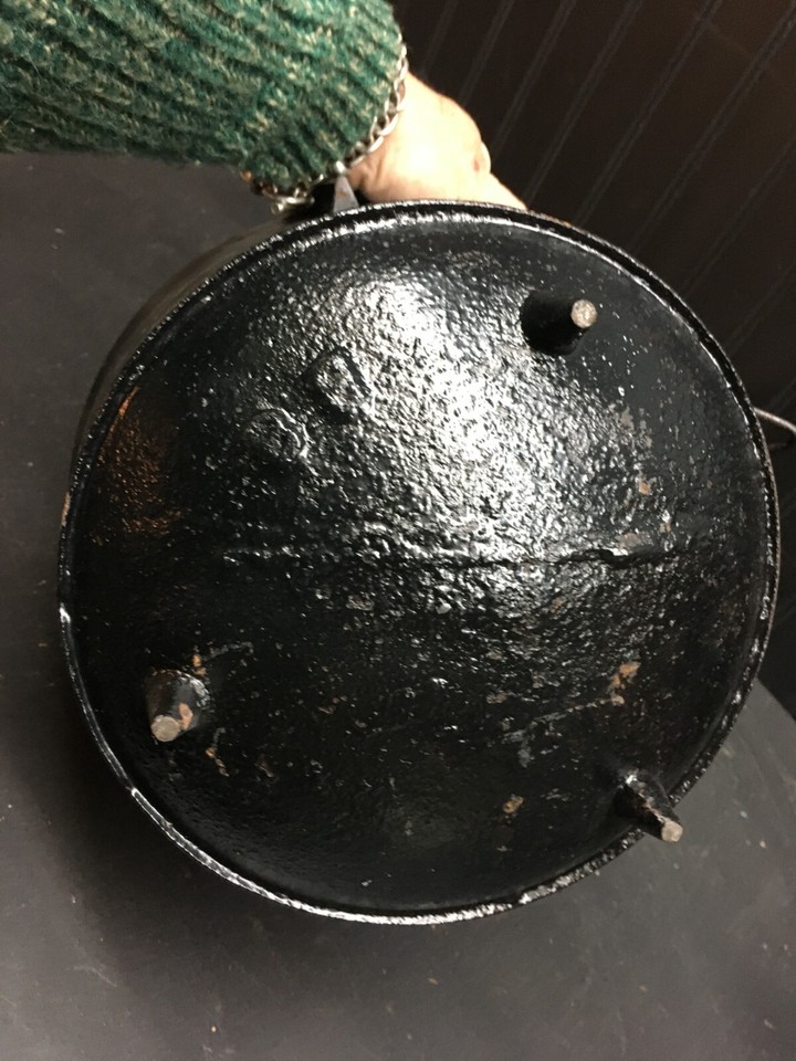 cast-iron-bean-pot-kettle-gatemark-10-5in-diameter-3-legs-ebay