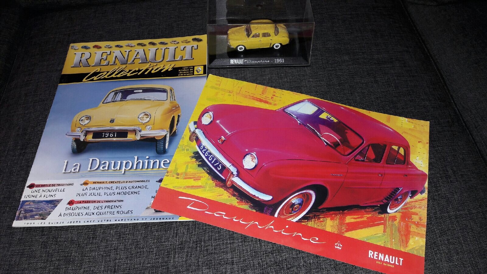 Miniature RENAULT Dauphine 1961 à l'Échelle 1/43 pour Décoration Bureau