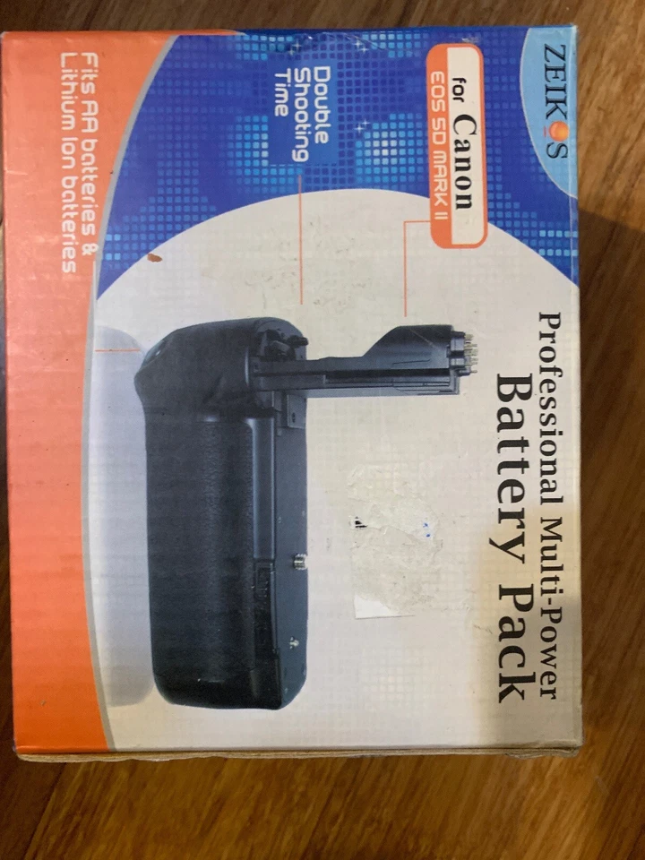 Zeikos ZE-CBG7DII Professional Battery Grip Holder for Canon EOS 7D MARK II - Image 2 of 4