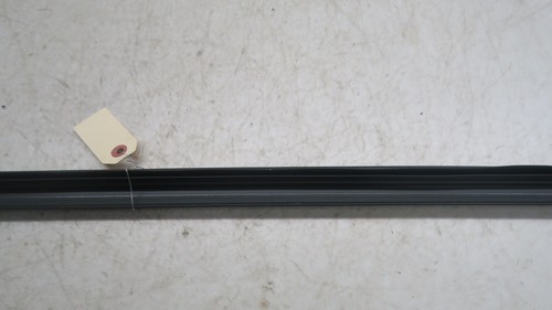 2017-2019 Infiniti QX30 OEM Right Front Door Window Felt Trim - Picture 7 of 9