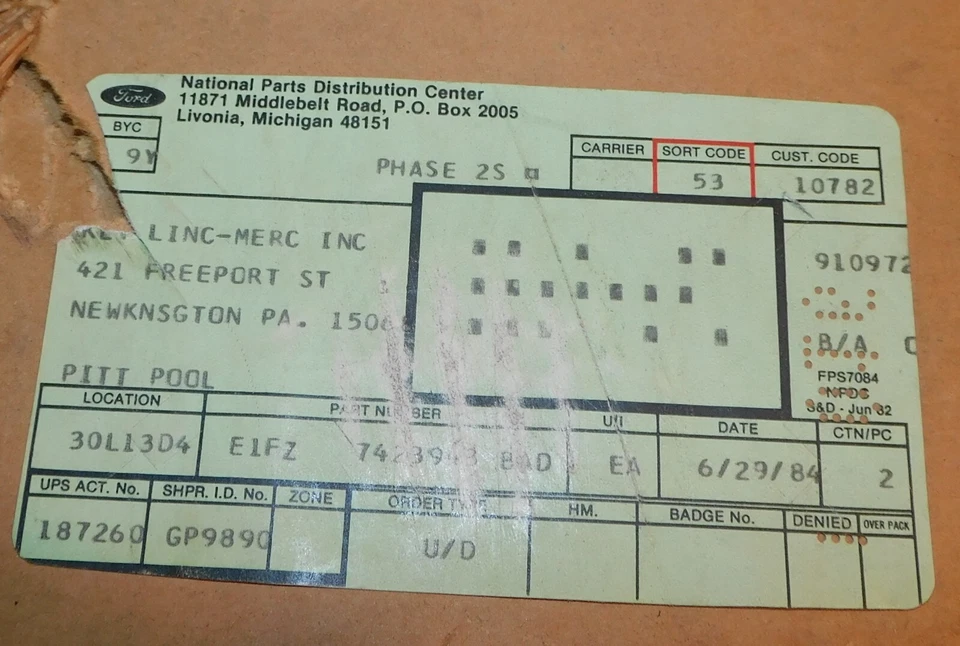 1981-1983 Ford Escort Mercury Lynx 4-Dr NOS VERMELHO LH PAINEL DE ACABAMENTO INTERNO DA PORTA FRONTAL - Imagem 4 de 4