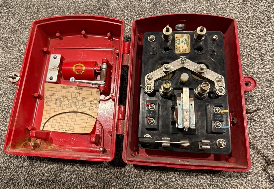 Винтажный ADT тип 77 пожарной сигнализации вызов сигнал индикатор коробка в случае пожара - Изображение 4 из 4