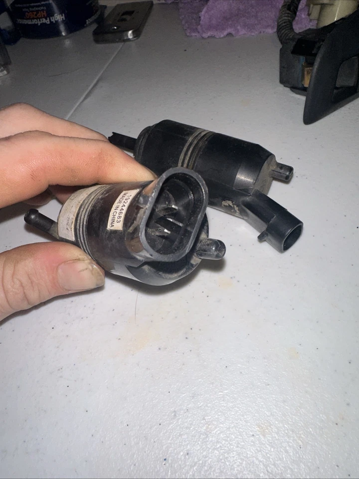 Chevrolet Tahoe 2005 bombas para lavadora de parabrisas Foto 2 de 4