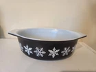 Vintage Pyrex Black Snowflake Casserole Baking Dish 43  1 1/2 QT Quart No Lid.